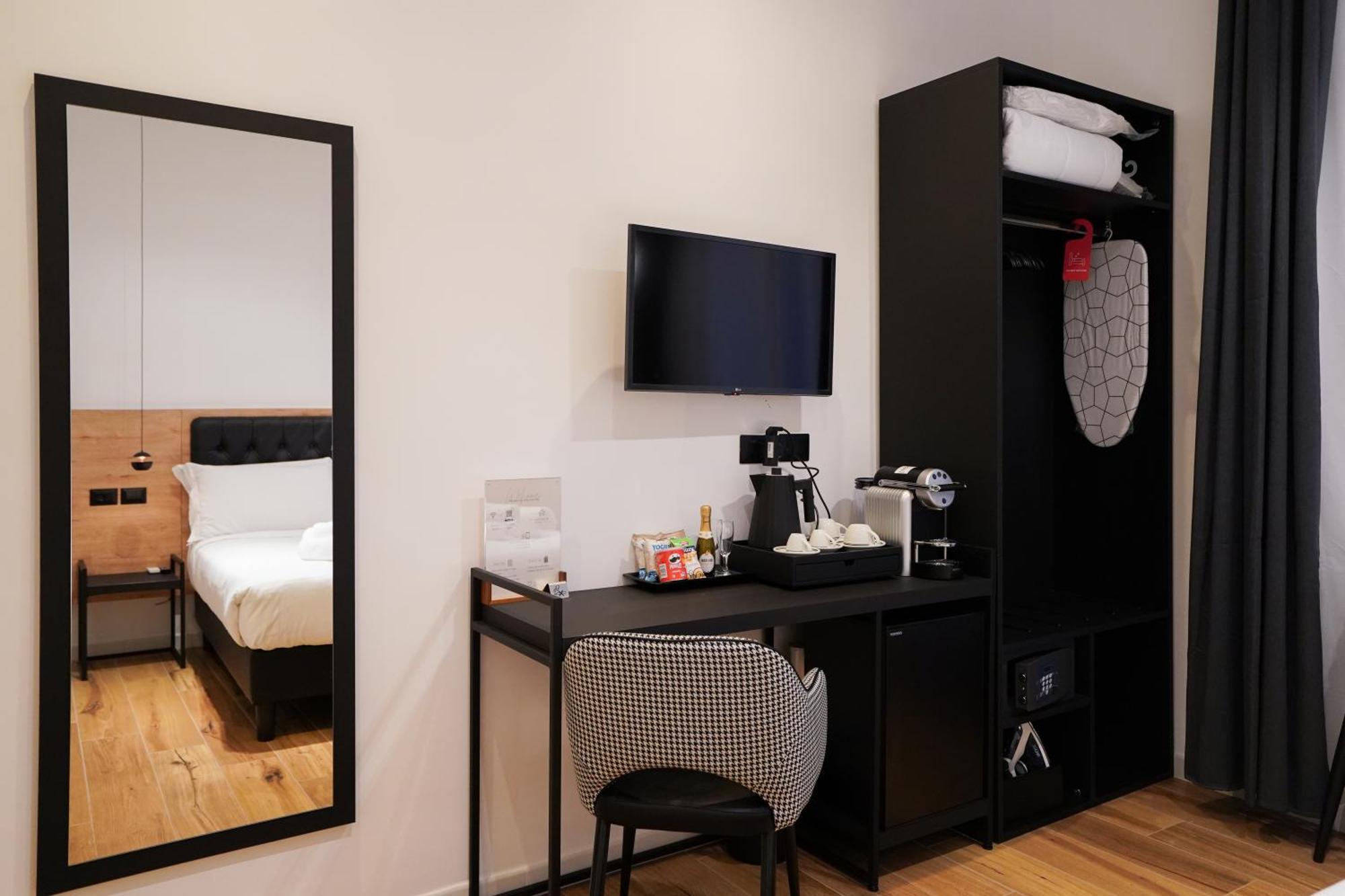 No Man'S Land Guesthouse Рим Екстериор снимка